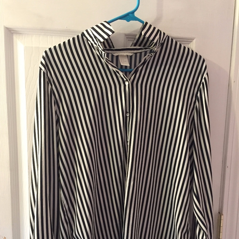 Black and white button up shirt